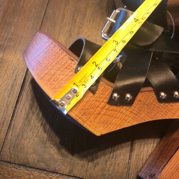 Shoes - Picture 4 of 6